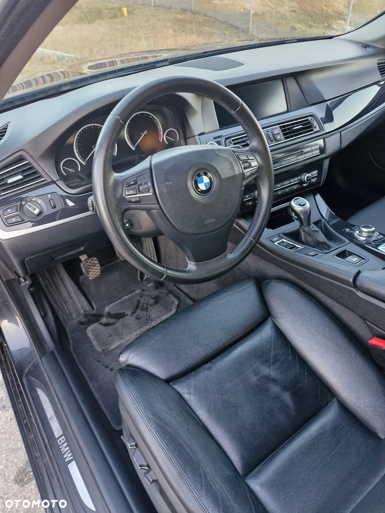 BMW Seria 5 520d - 13