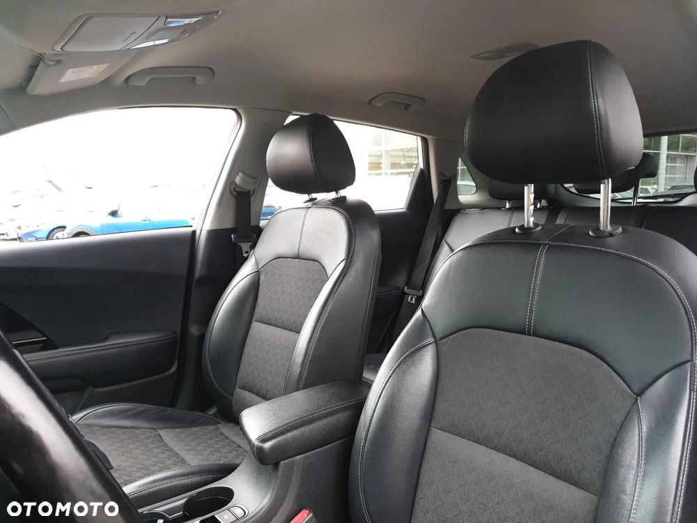 Kia Niro 1.6 GDI Hybrid L Business Line - 11