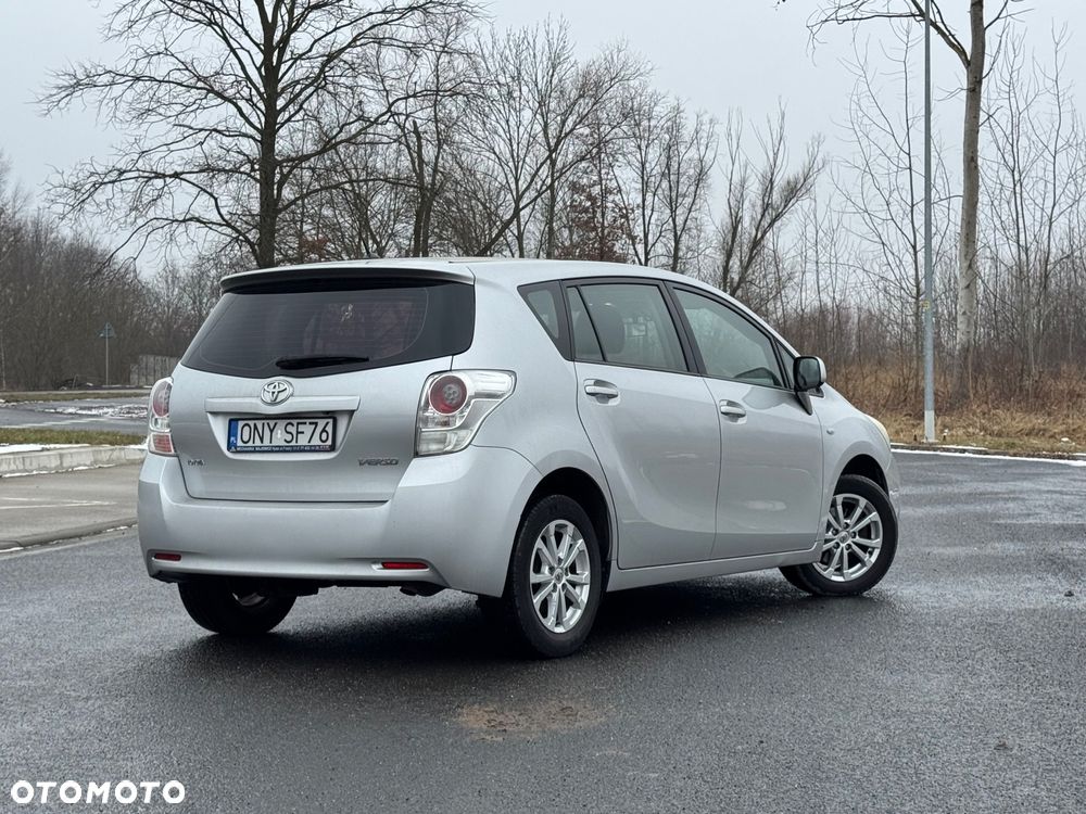 Toyota Verso 2.0 D-4D - 23