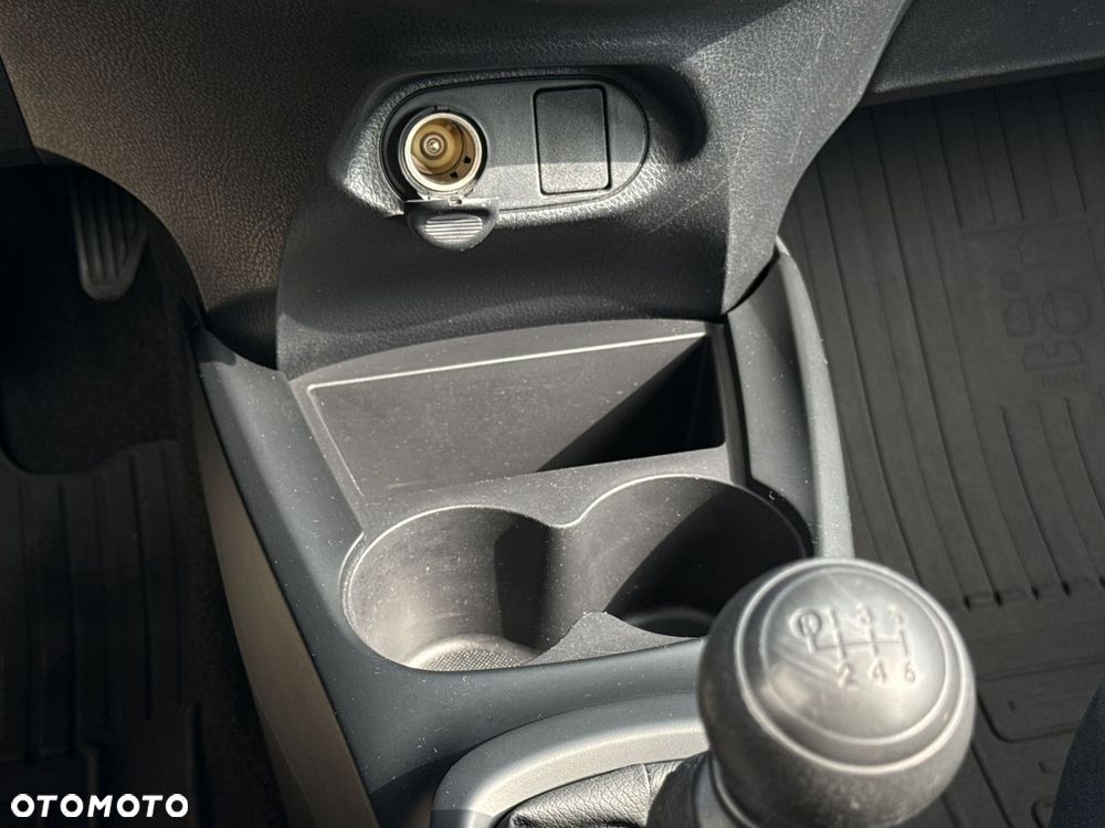 Toyota Yaris - 23
