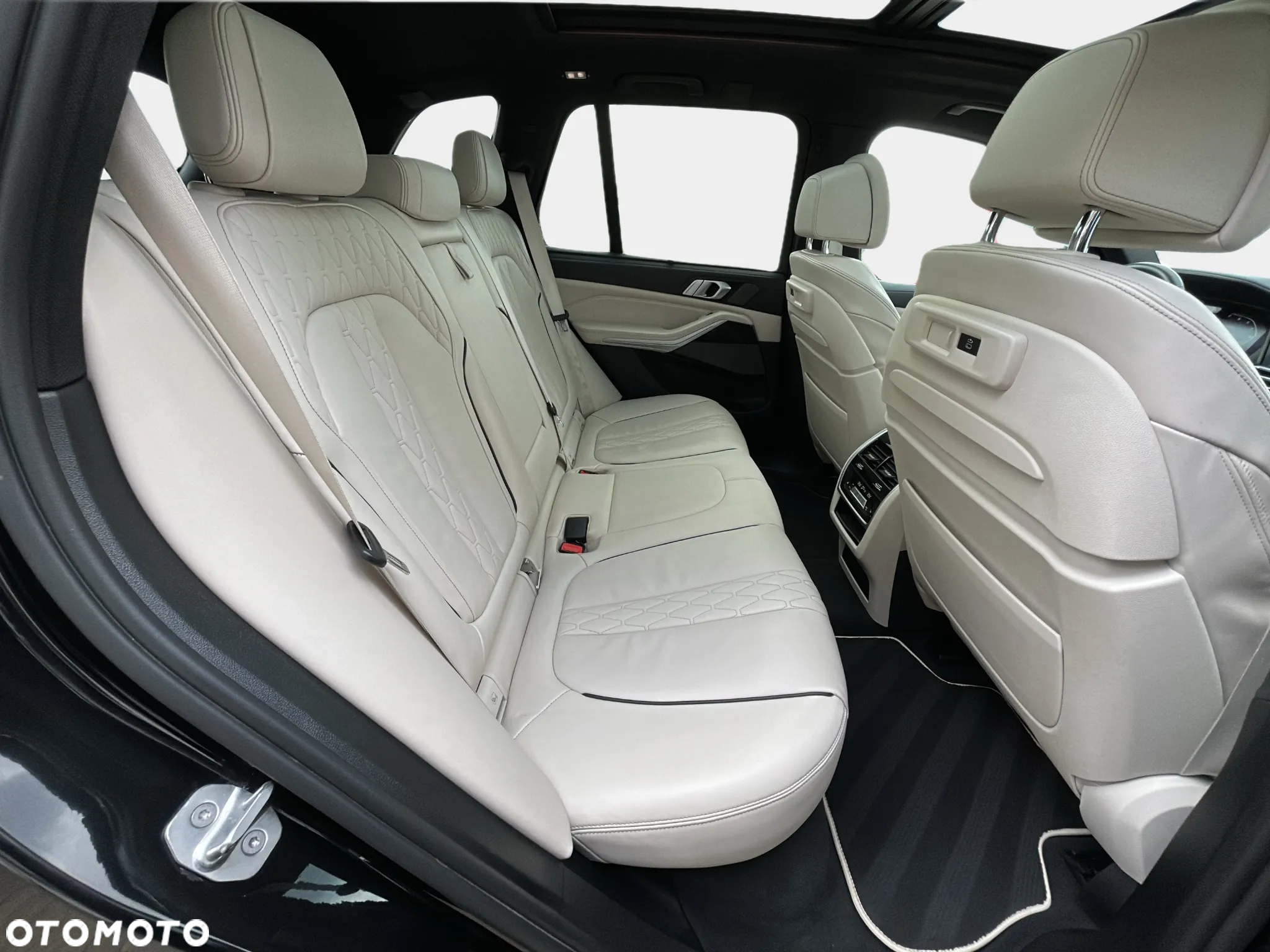 BMW X5 M M50i - 13