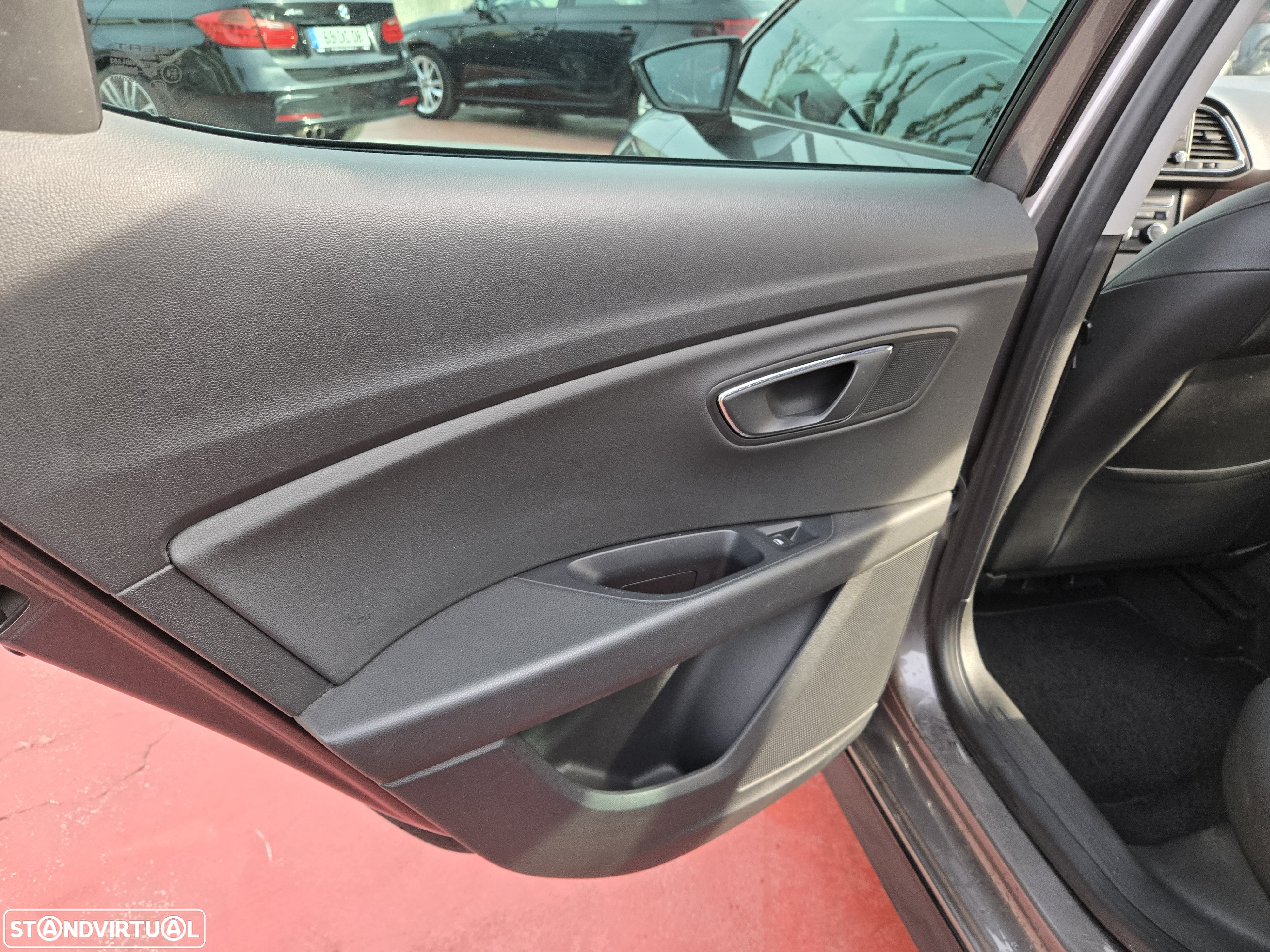 SEAT Leon 1.6 TDI S&S Style - 16