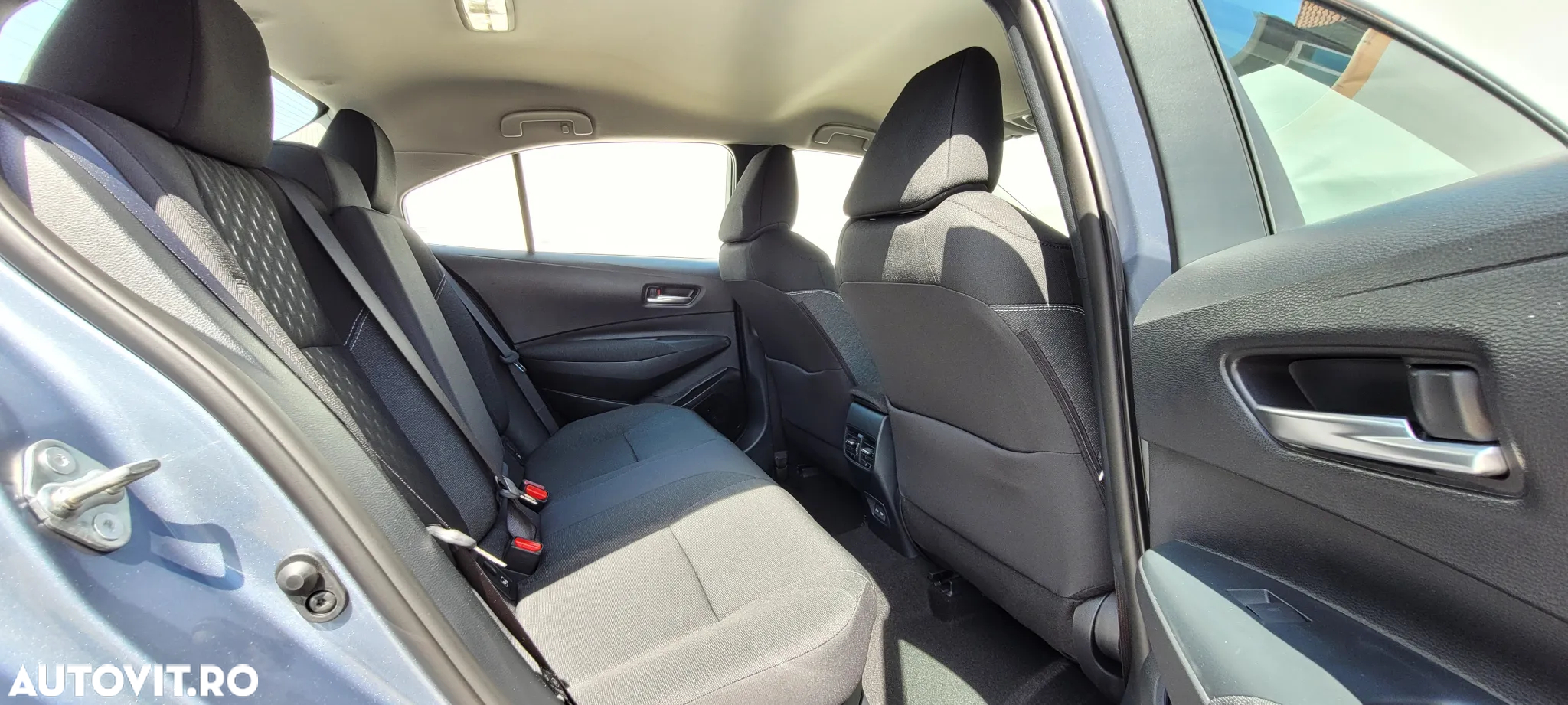 Toyota Corolla 1.8 HSD Business - 23