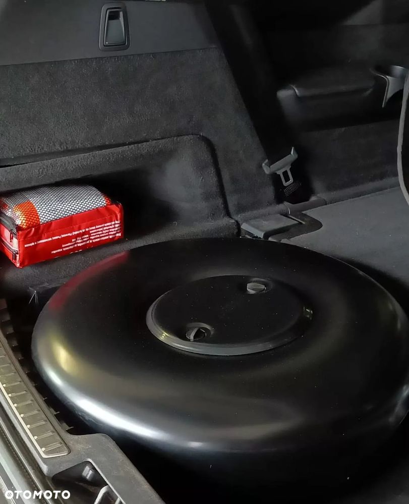 Volvo XC 90 T8 AWD Plug-In Hybrid Momentum 7os - 24