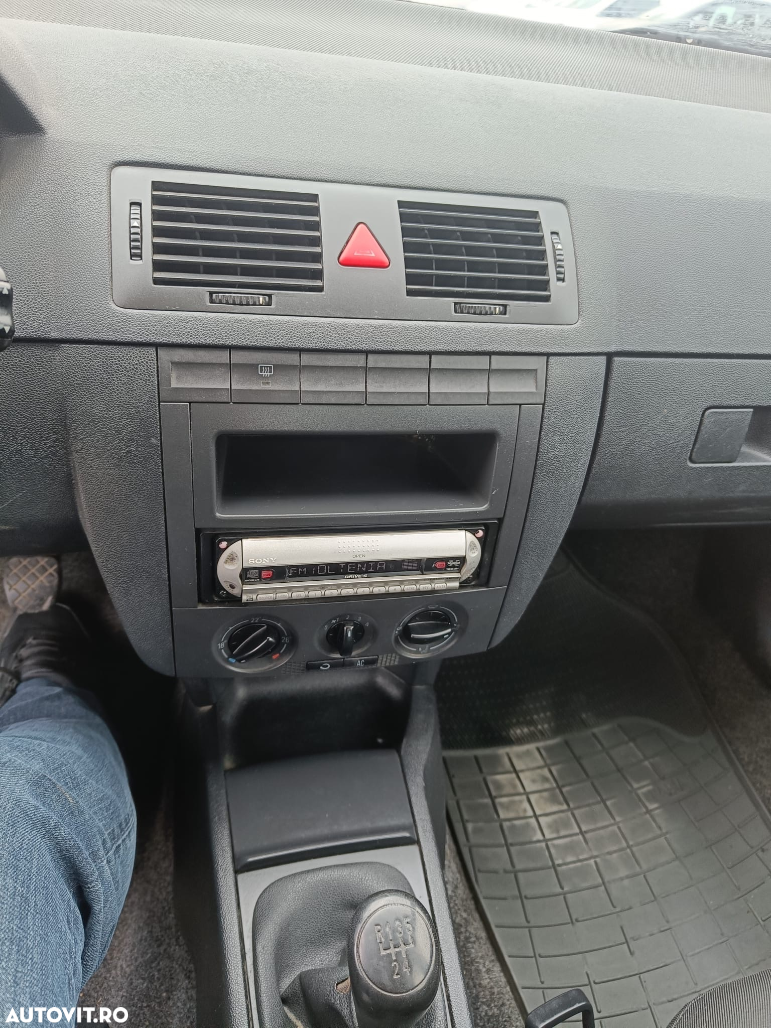 Skoda Fabia Sedan 1.2 Ambiente - 5
