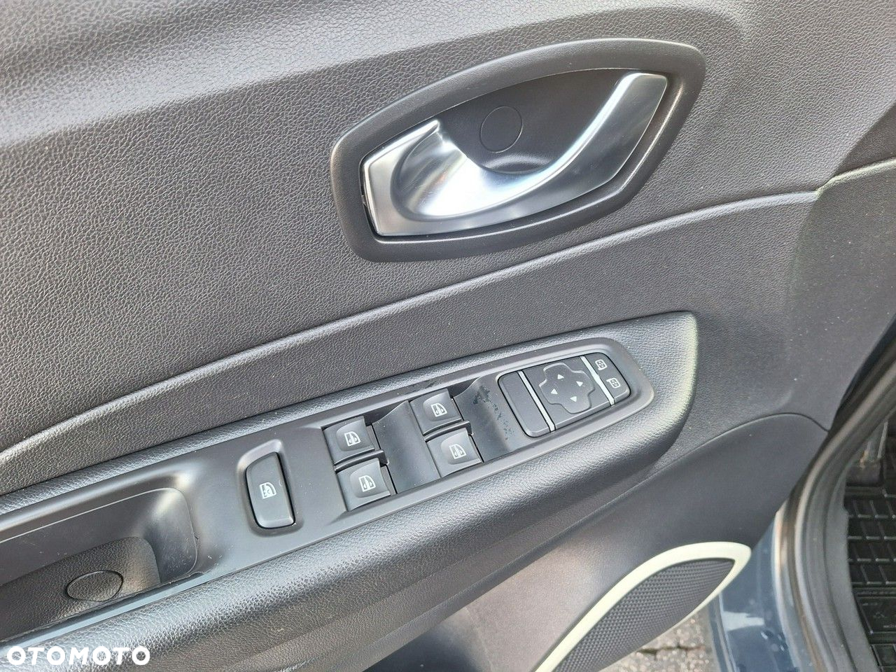 Renault Captur 0.9 Energy TCe Life EU6 - 11