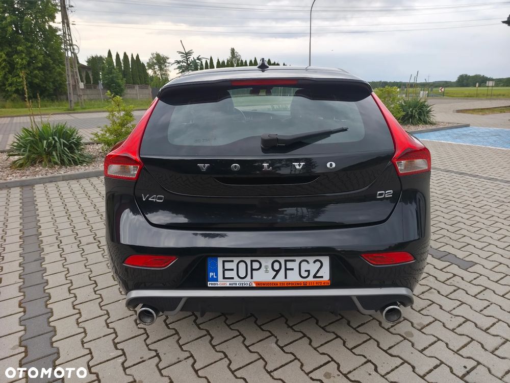Volvo V40 D2 R Design - 11