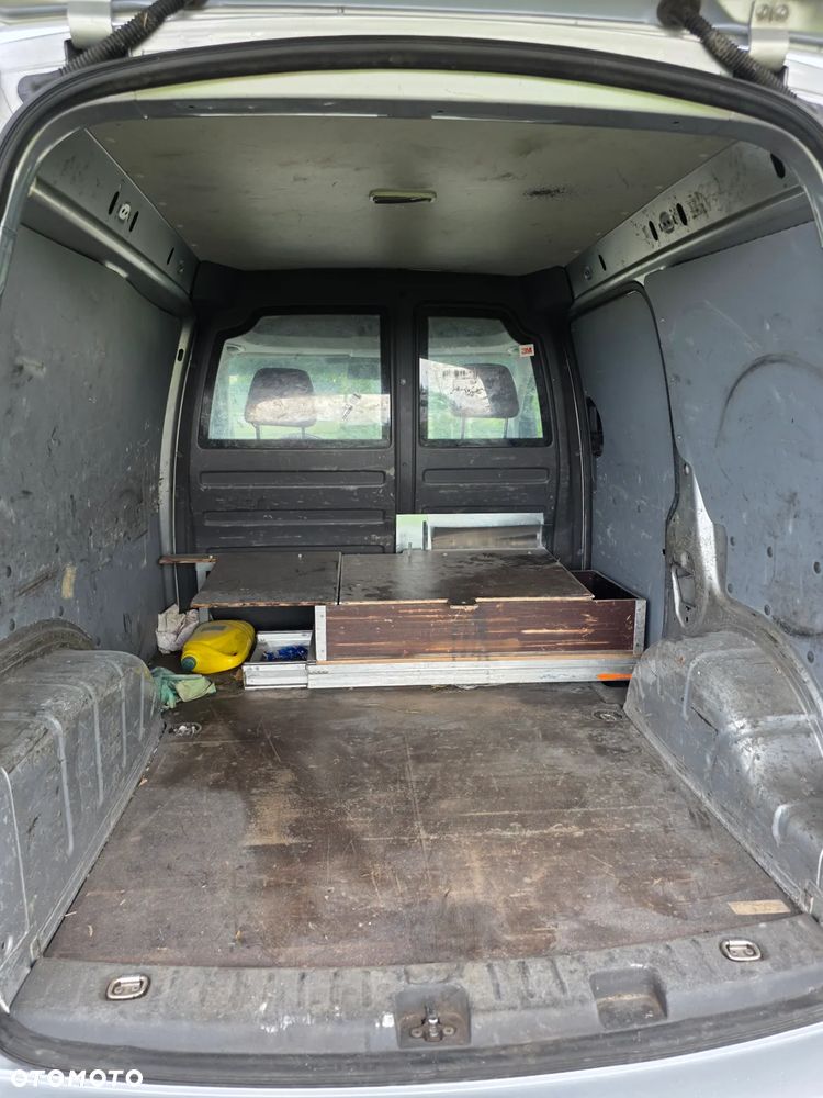 Volkswagen Caddy 2.0 TDI 4Motion - 11