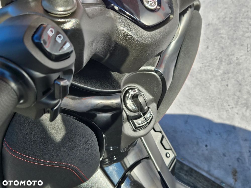 Yamaha X-max - 13