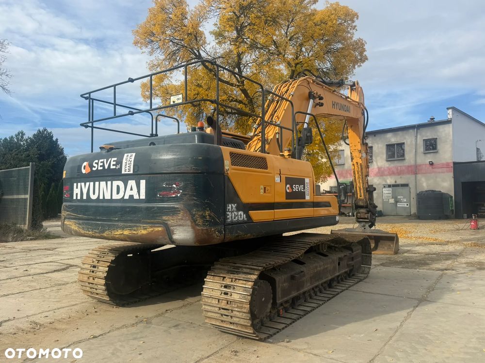 Hyundai HX 300 L - 9