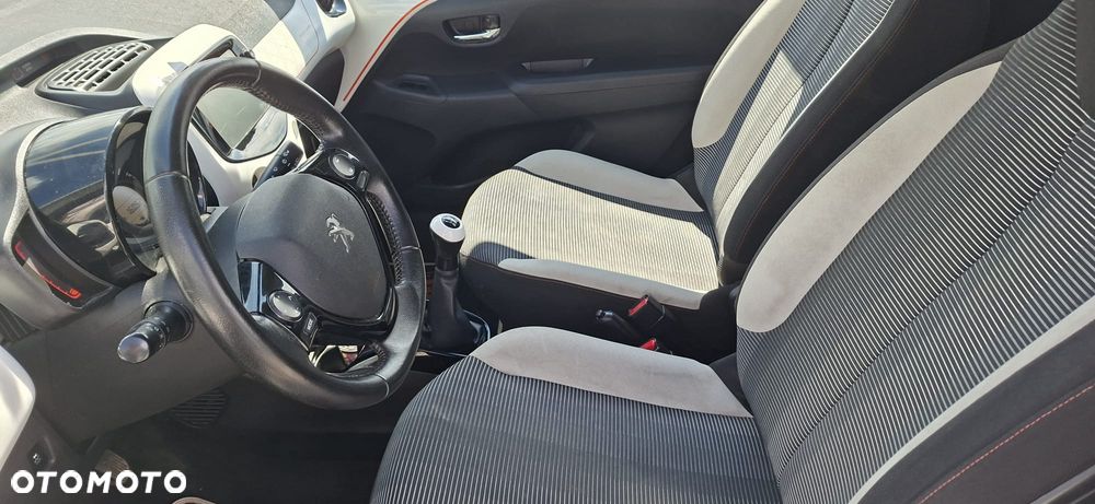 Peugeot 108 PureTech 82 Top Roland Garros - 12