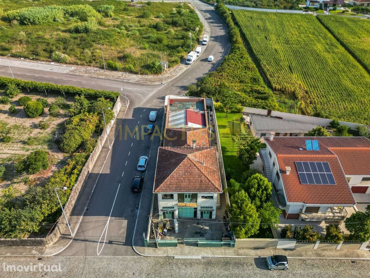 Moradia isolada com dois pisos - Grande imagem: 3/30