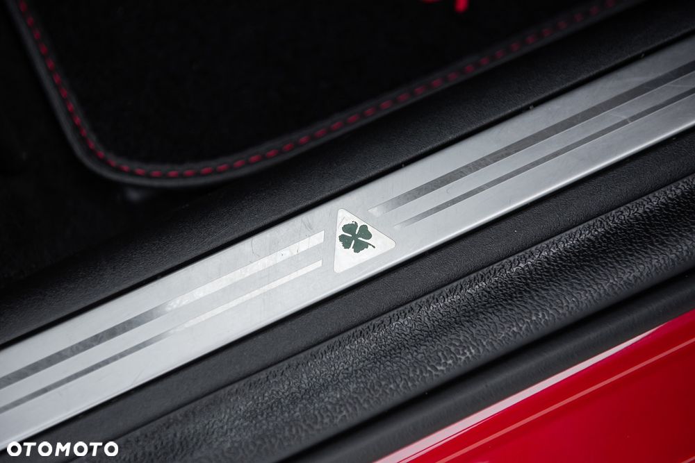 Alfa Romeo Giulietta 1.8 TBi 16V Quadrifoglio Verde - 32