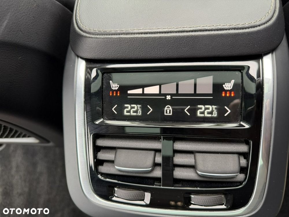Volvo XC 90 B5 D AWD Ultimate Bright 7os - 22