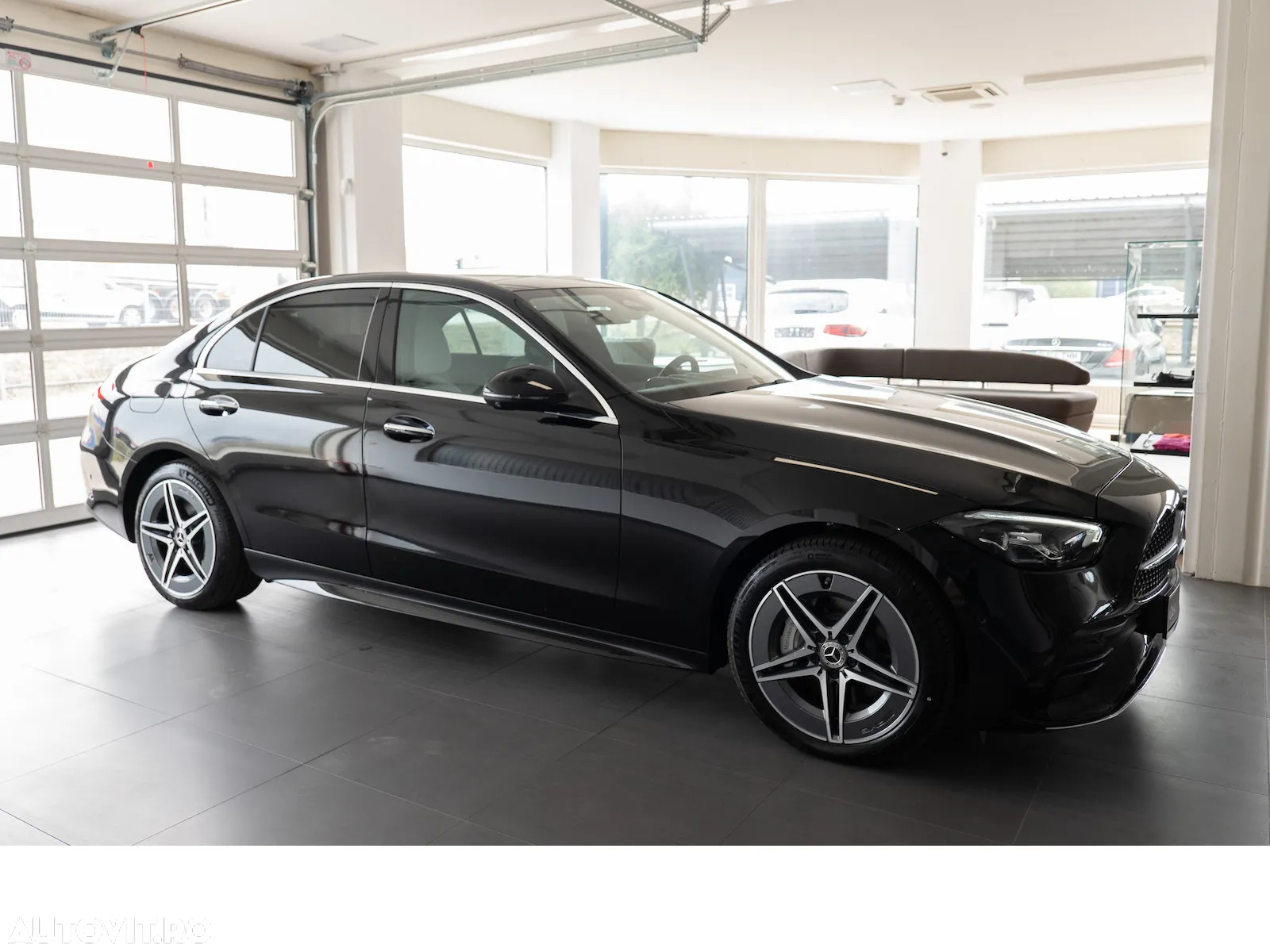 Mercedes-Benz C 300 e 4Matic 9G-TRONIC AMG Line - 6