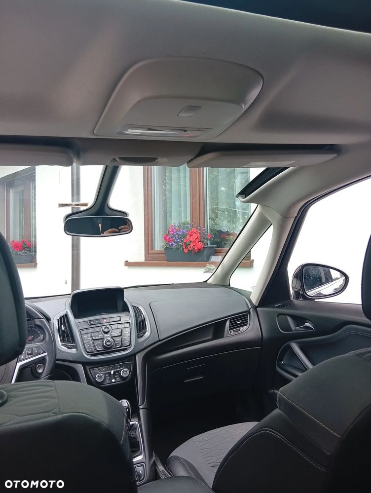 Opel Zafira 2013 photo 2