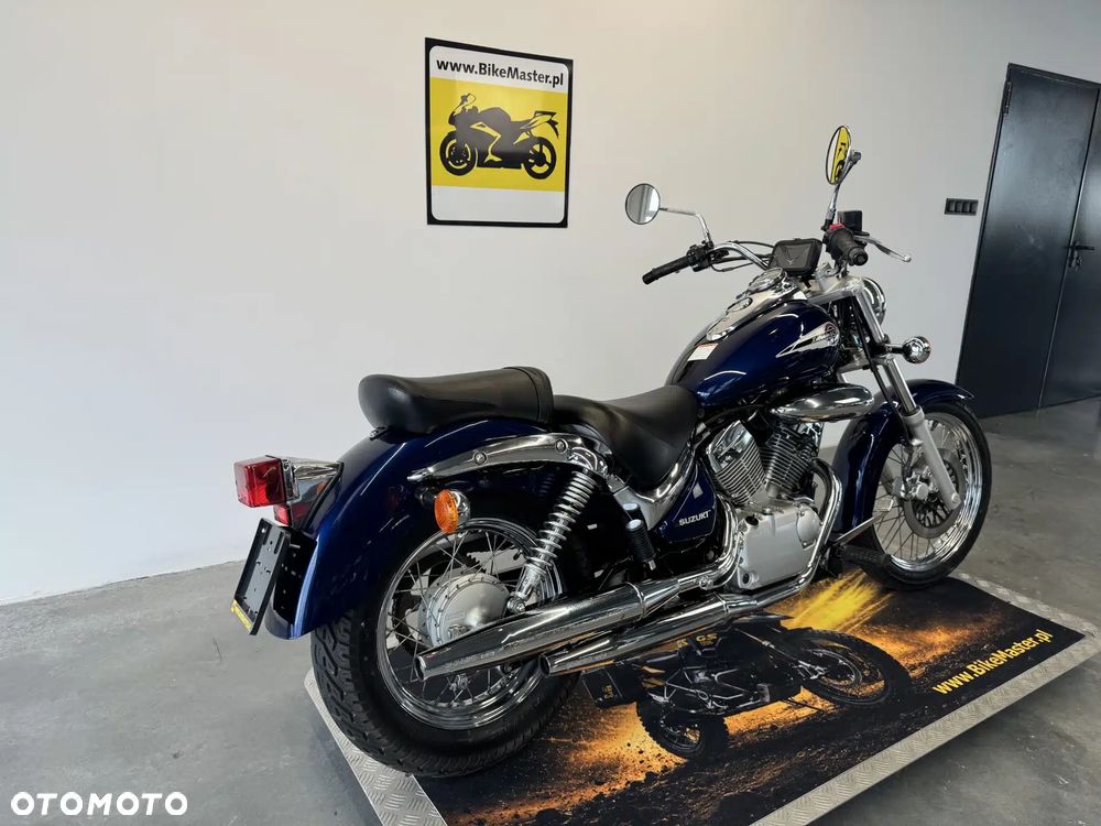 Suzuki Intruder - 5