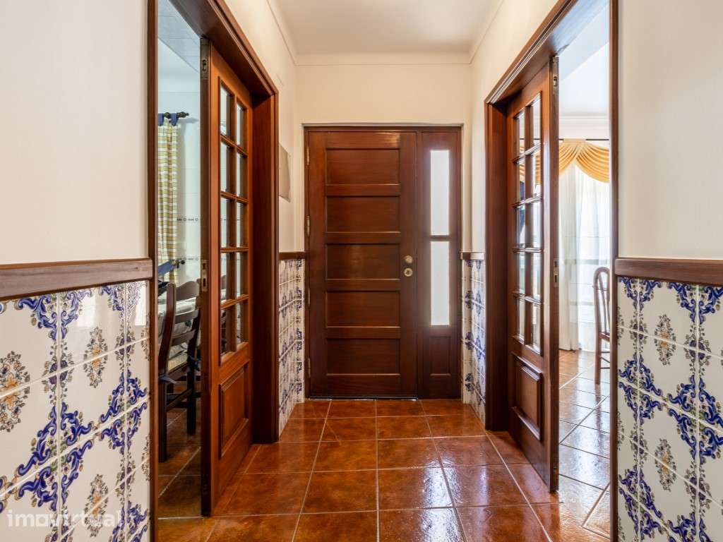 Moradia Triplex com Vista Mar e Terraço Privativo no Coração da Naz... - Grande imagem: 5/36