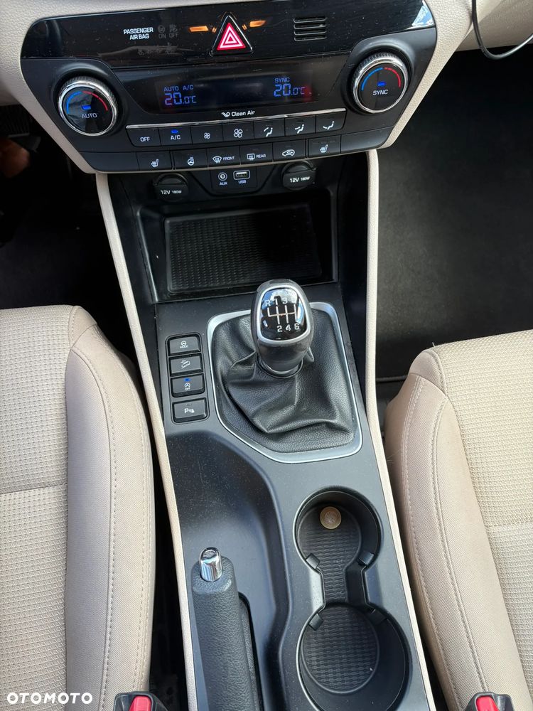 Hyundai Tucson 2.0 CRDI BlueDrive TourdePologne 2WD - 12