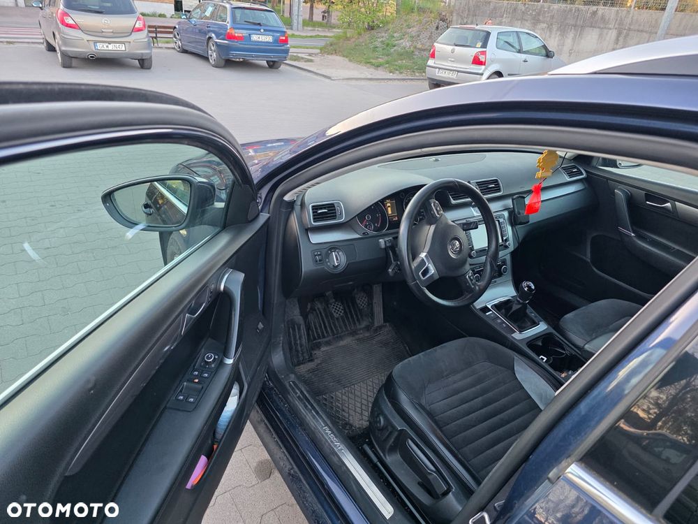 Volkswagen Passat - 14
