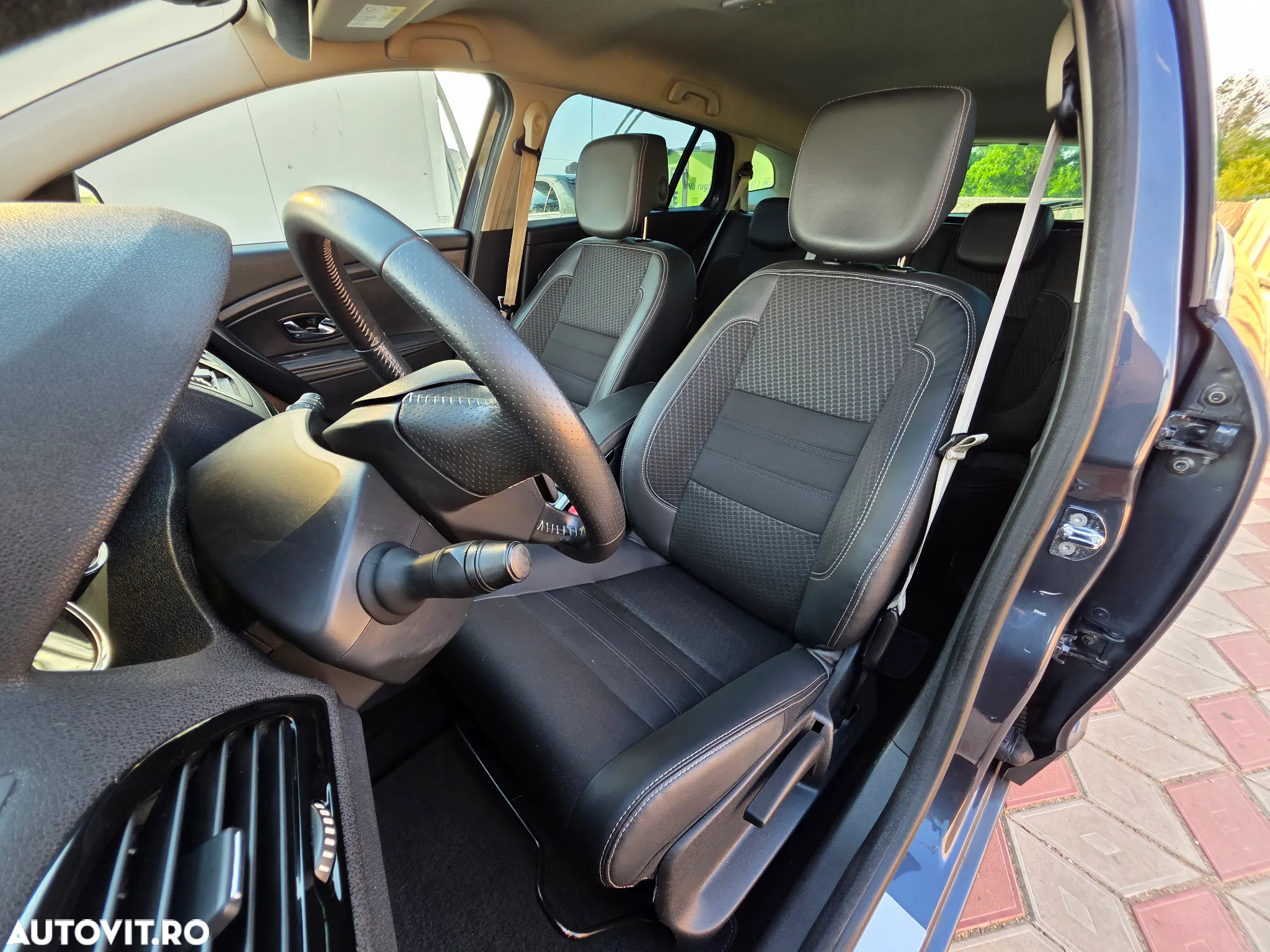 Renault Megane ENERGY dCi 110 Start & Stop Bose Edition - 17