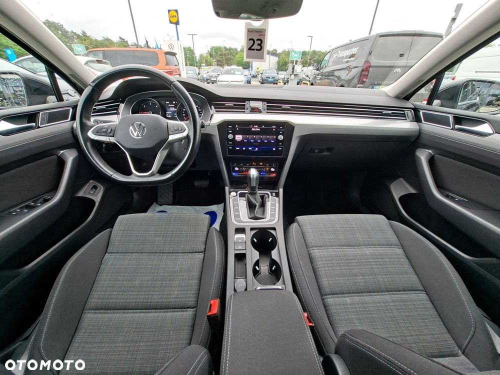 Volkswagen Passat - 18