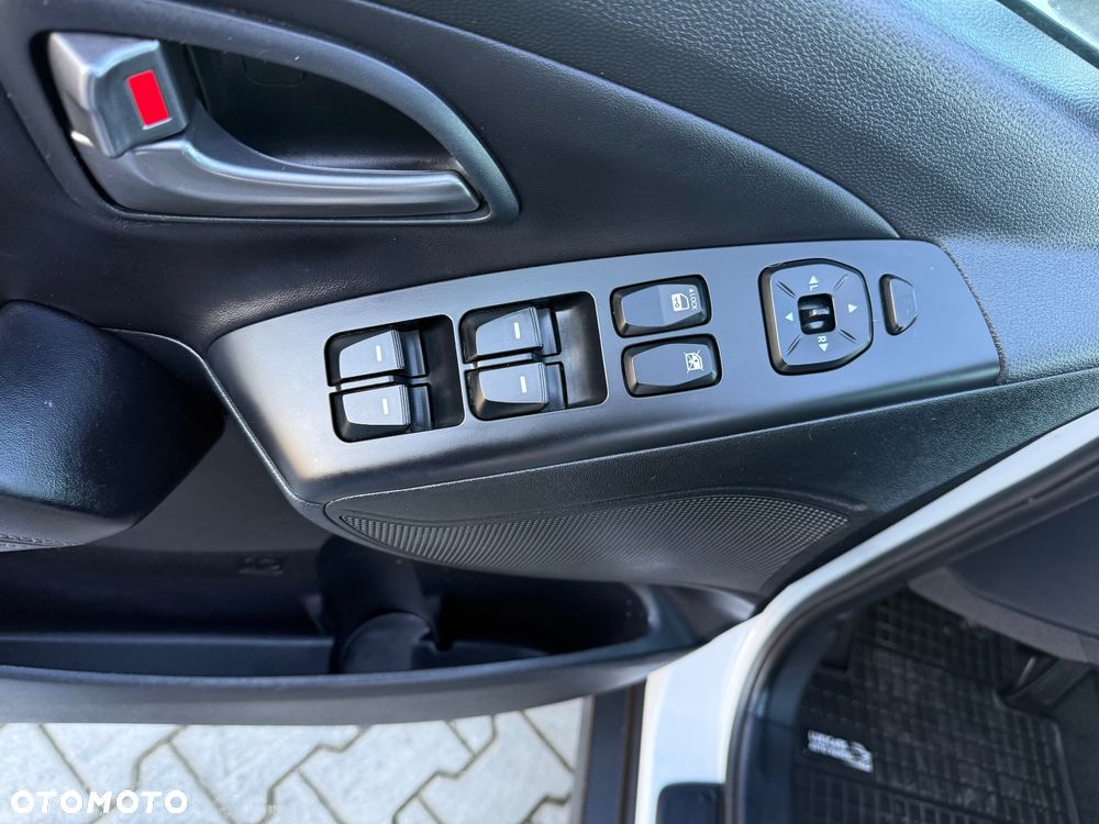 Hyundai ix35 1.7 CRDi 2WD Fifa World Cup Edition - 18