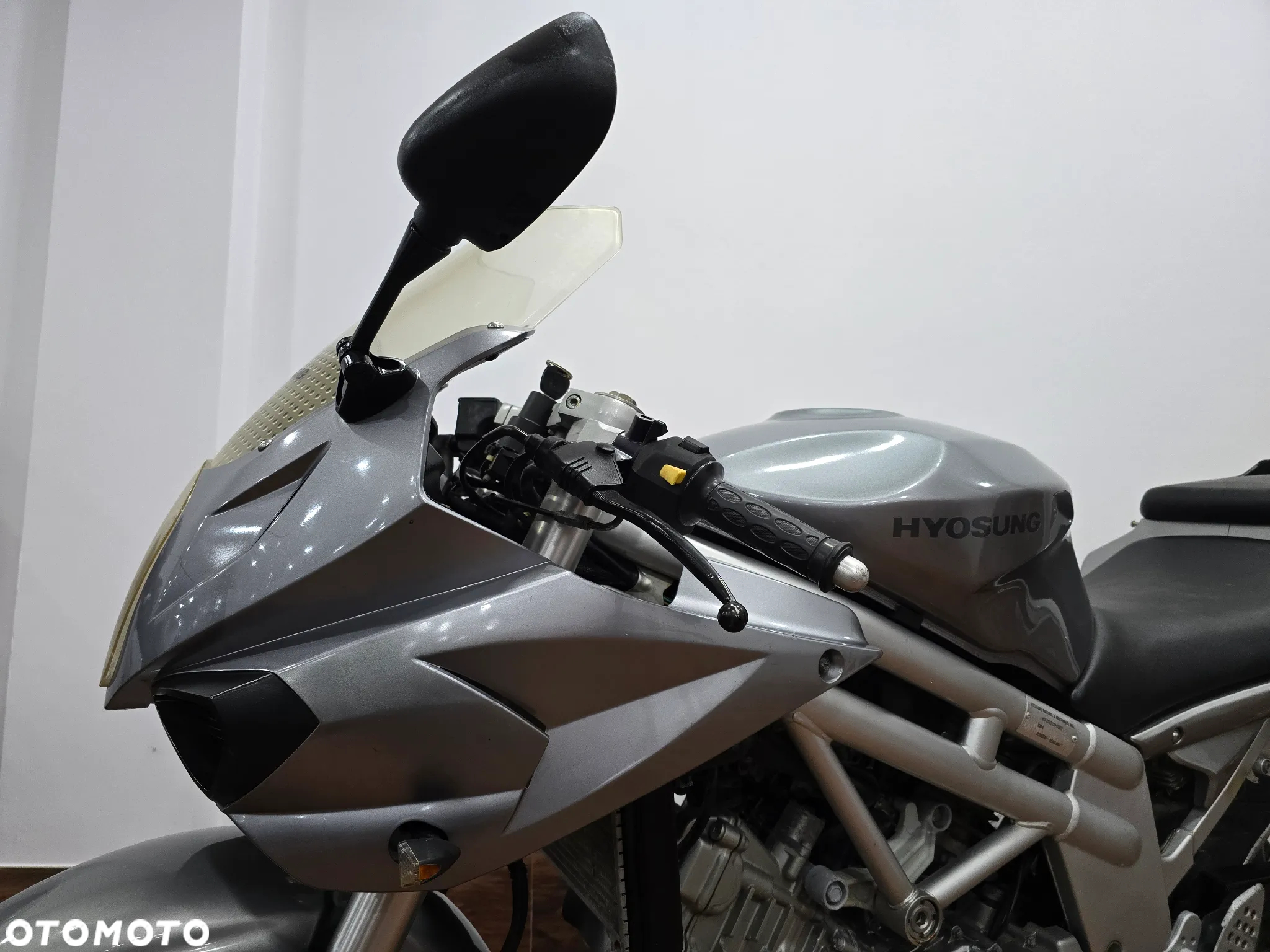 Hyosung GT - 15