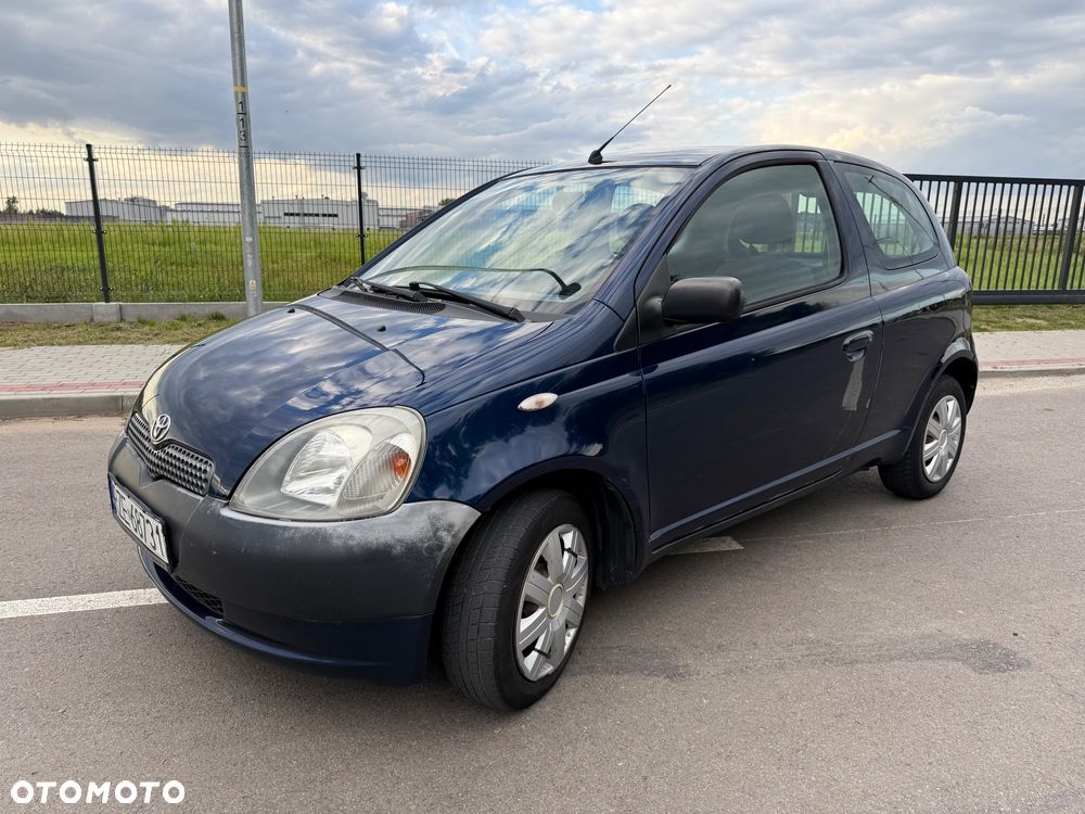 Toyota Yaris 1.0 Base - 1