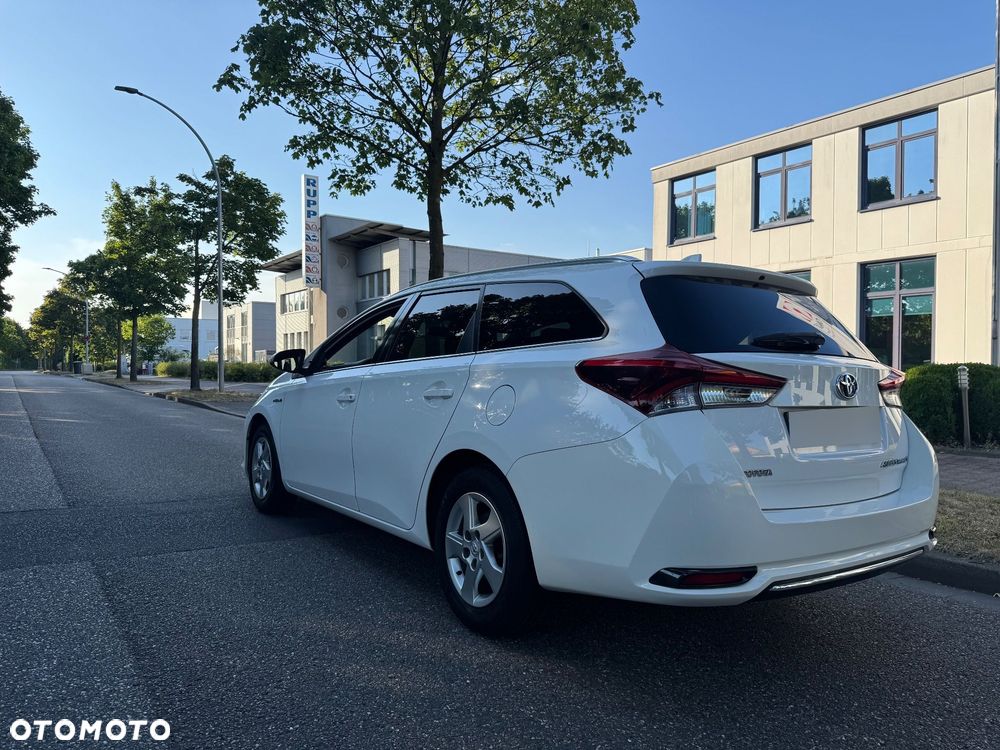 Toyota Auris 1.8 HSD Luna - 6