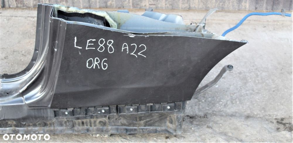 PRÓG CIĘTY LEWY BMW E82 E88 ORYGINAŁ LAKIER - 3