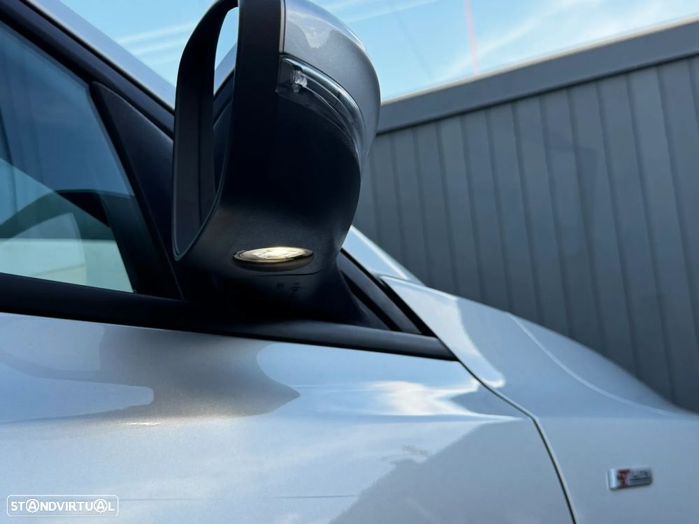 Ford Focus 1.0 EcoBoost S&S ST-LINE - 19
