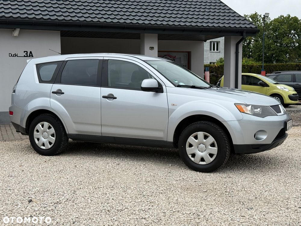 Mitsubishi Outlander 2.0 DID Intense + - 8