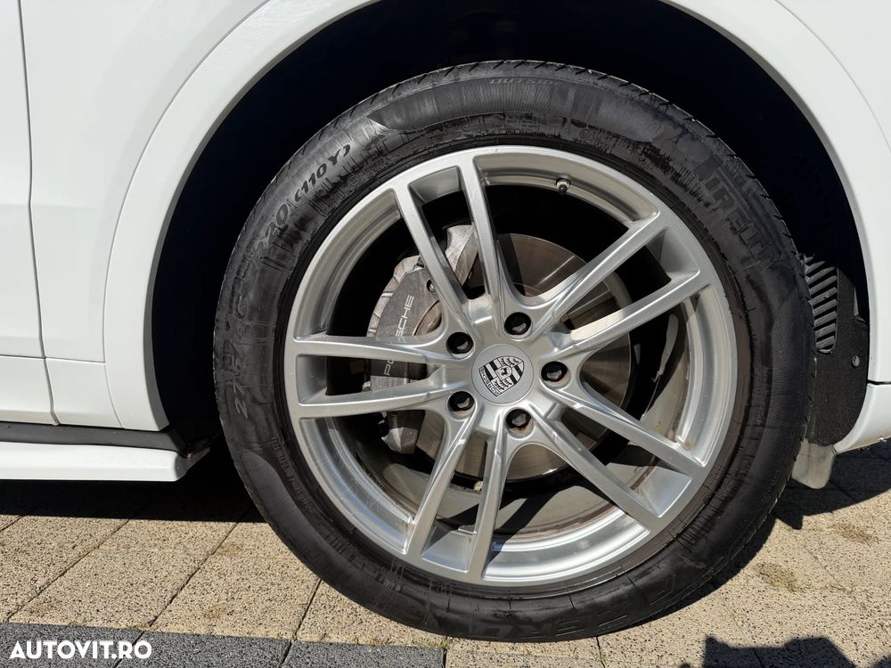 Porsche Cayenne Standard - 21