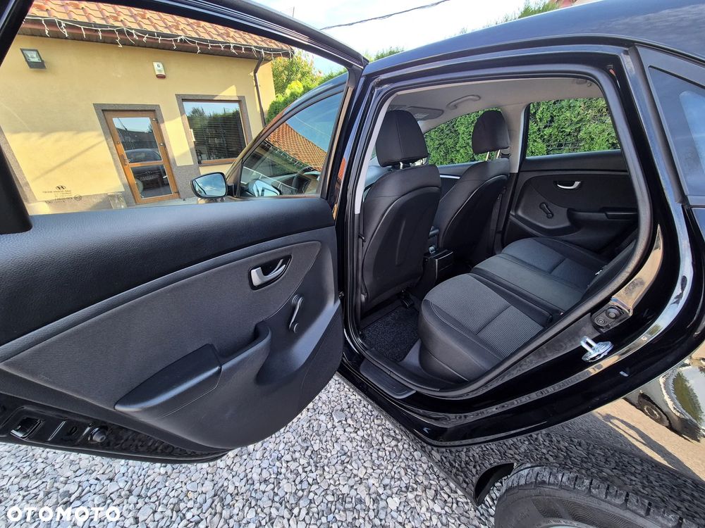 Hyundai i30 blue 1.4 Classic Navigation - 20
