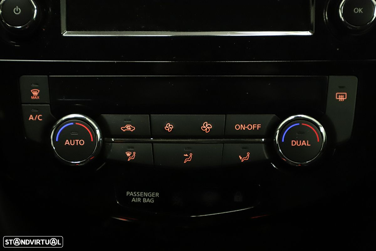 Nissan Qashqai 1.5 dCi N-Connecta - 11
