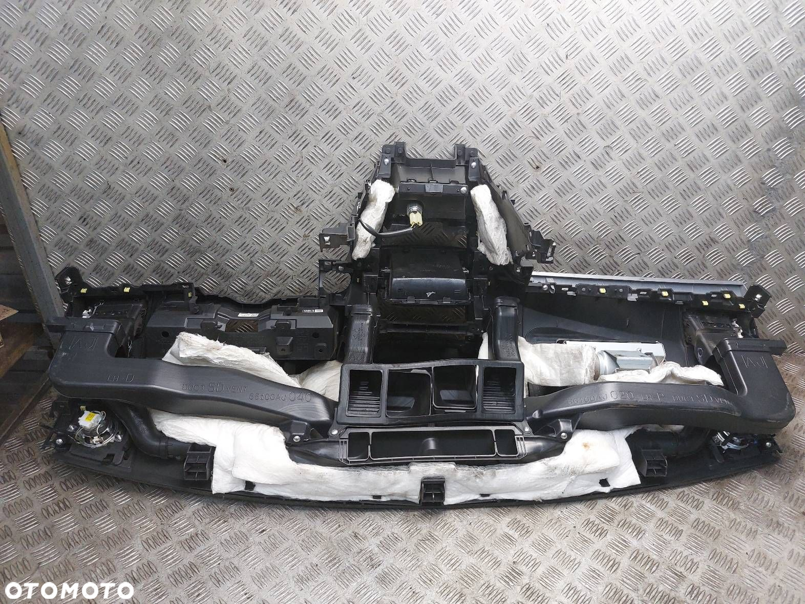 ZESTAW POSTRZAŁOWY KOKPIT SUBARU LEGACY V 2012R - 15