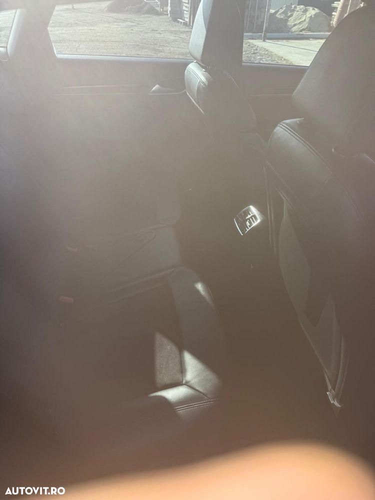 Audi RS Q3 2.5 TFSI quattro S tronic - 11