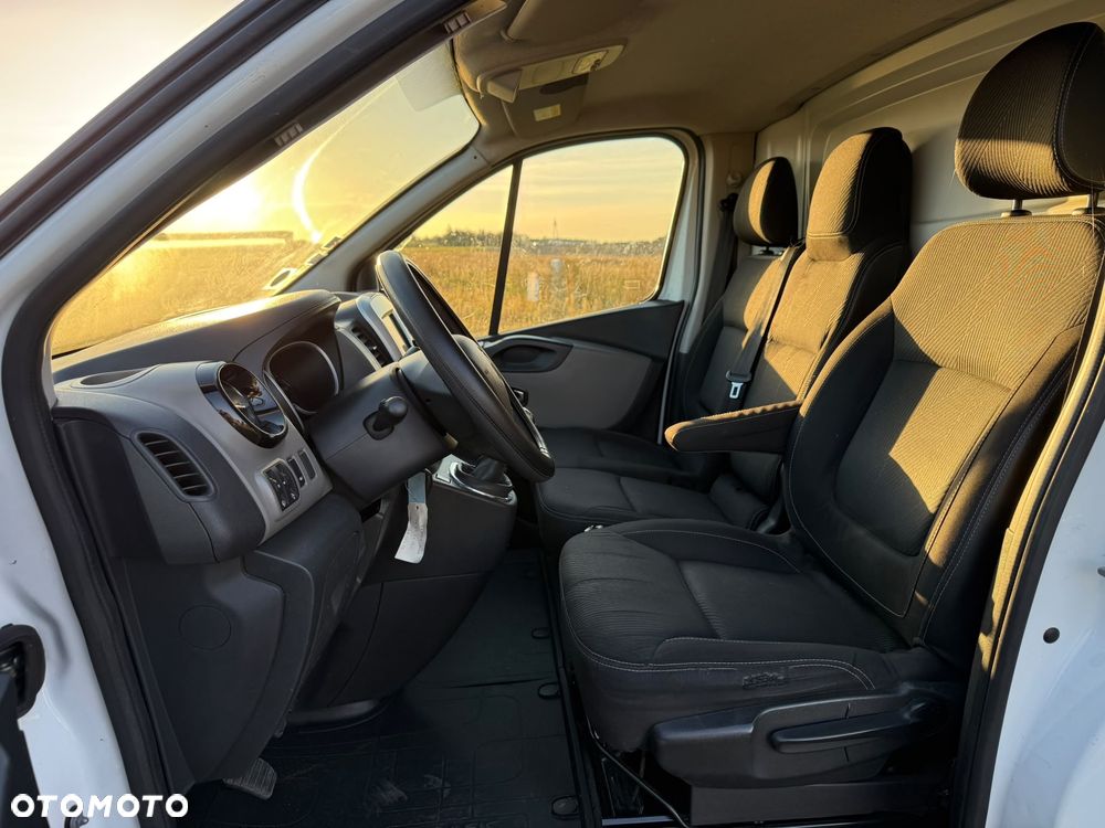 Renault Trafic - 16
