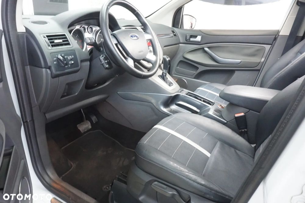 Ford Kuga 2.0 TDCi 4x4 Titanium - 24