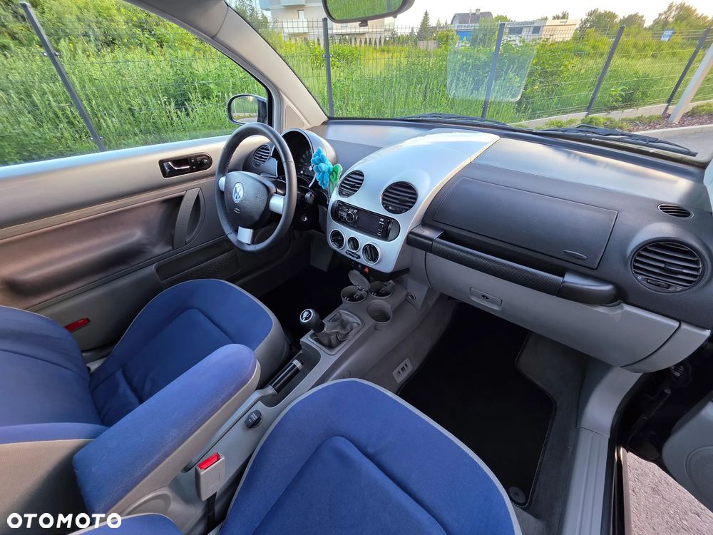 Volkswagen New Beetle - 22