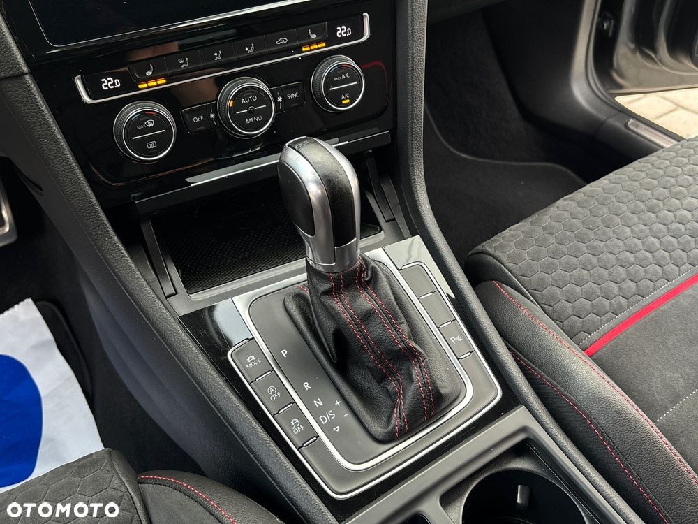 Volkswagen Golf GTI (BlueMotion Technology) DSG Performance - 22