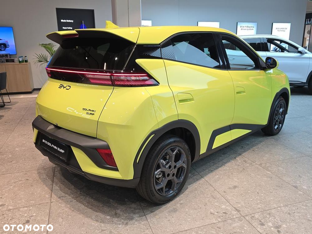 BYD Dolphin - 4