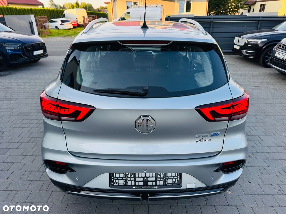 MG ZS - 10