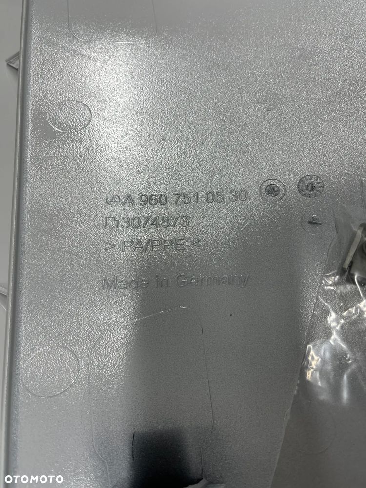 Polik, owiewka, narożnik prawy Mercedes Actros MP4, A 9607503325 - 3