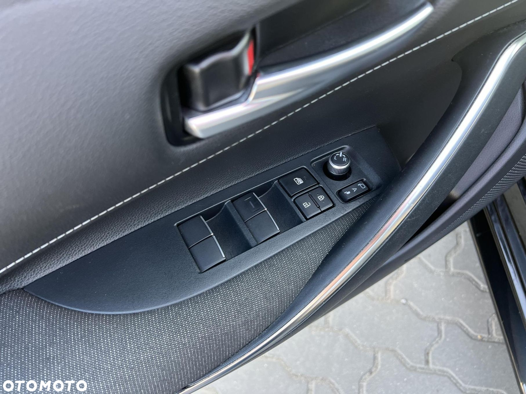Toyota Corolla 1.8 Hybrid Comfort - 12