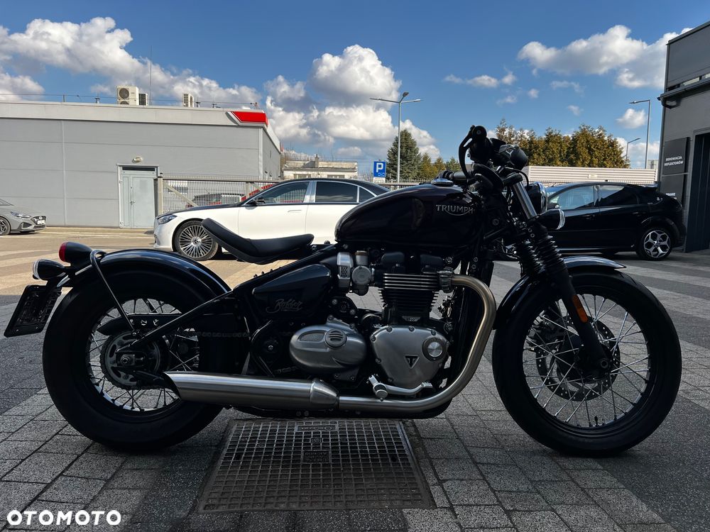 Triumph Bonneville Bobber - 2