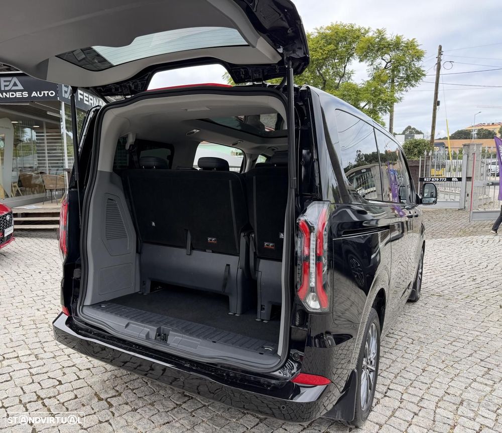 Ford Tourneo Custom - 13