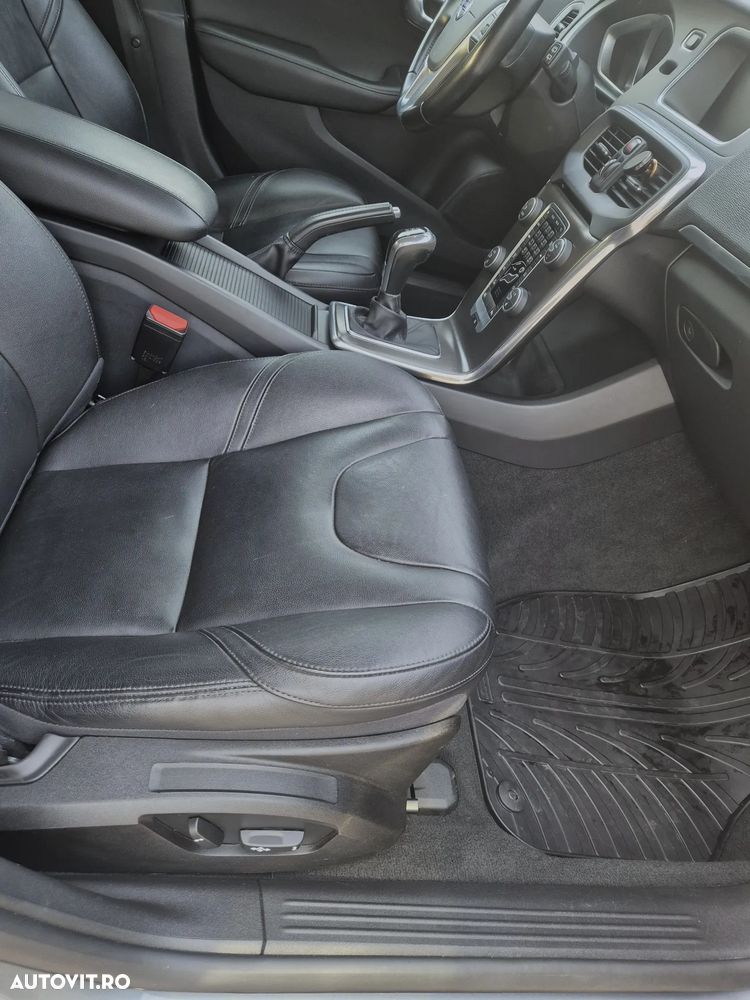 Volvo V40 D4 Summum - 27