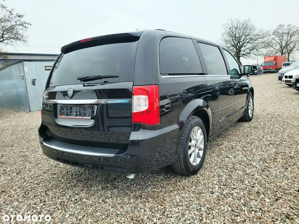 Lancia Voyager 2.8 CRD16v Gold - 12